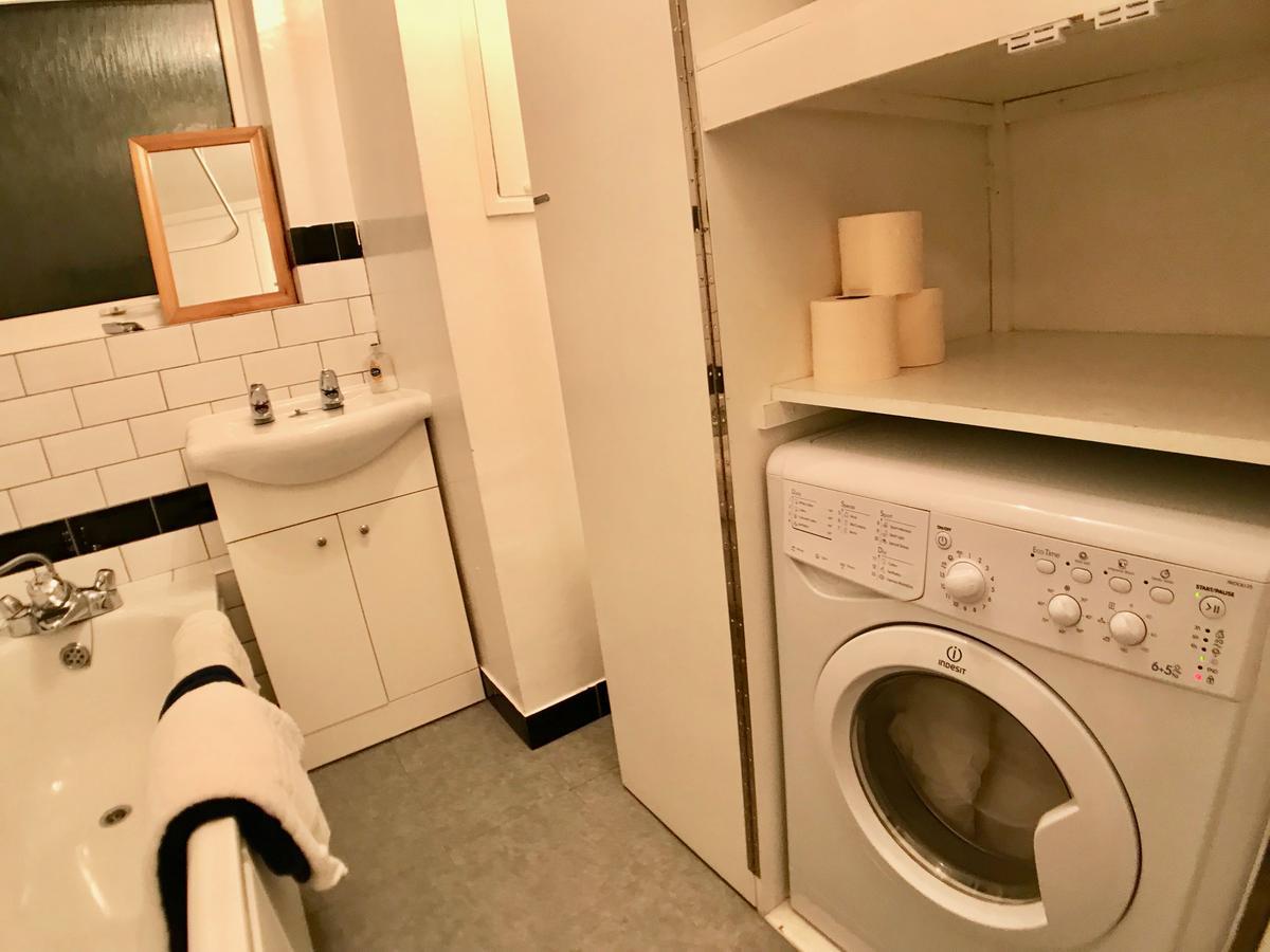 Central Apartment 5 Mins Putney Tube Station Londra Esterno foto