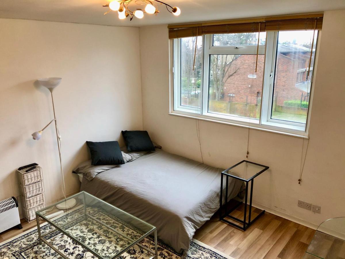 Central Apartment 5 Mins Putney Tube Station Londra Esterno foto